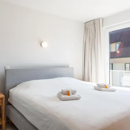 Luxurious Sea View For 10 With Parking Appartement Koksijde